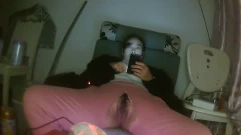 hujiajia520321431 online show from January 7, 2026, 9:39 pm