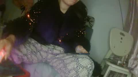 hujiajia520321431 online show from February 10, 2026, 9:52 pm