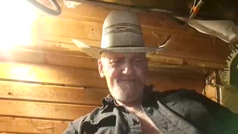 hung34u online show from September 27, 2025, 12:21 pm