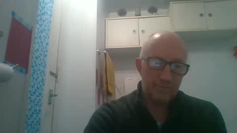 hung69foryou online show from December 15, 2024, 3:09 pm