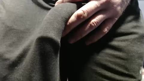 Big uncut cock dripping online show from November 7, 2025, 3:56 pm