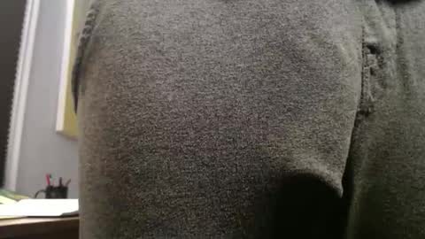 Big uncut cock dripping online show from November 22, 2025, 9:47 pm