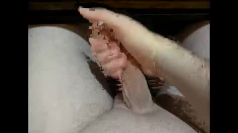 hung_mac0 online show from December 18, 2025, 7:20 pm