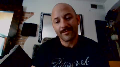 Snapshot of hungherowithoutacape chatting on June 22, 2026, 5:21 pm hungherowithoutacape online show from June 22, 2026, 5:21 pm