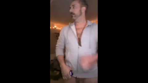 hungitalian40 online show from February 6, 2026, 1:36 pm