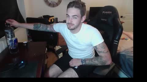 hungmtnman2256 online show from March 24, 2026, 3:22 am