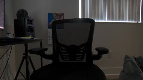 Snapshot of hungpiercedcock chatting on March 2, 2025, 9:01 pm Mr. Dom online show from March 2, 2025, 9:01 pm