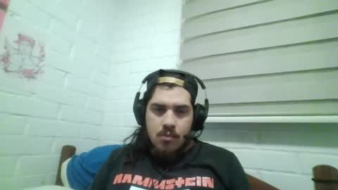Snapshot of hungweeb chatting on April 20, 2026, 3:42 am Rod online show from April 20, 2026, 3:42 am