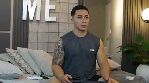 hunk_ryan online show from March 4, 2025, 2:53 pm