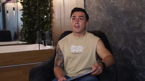 hunk_ryan online show from November 18, 2025, 12:53 pm