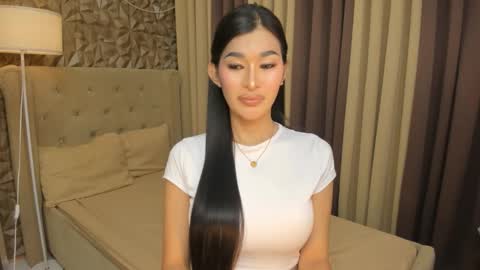 hunkhomerontop online show from November 20, 2025, 9:09 am