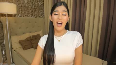 hunkhomerontop online show from November 23, 2025, 8:58 am