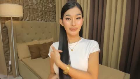 hunkhomerontop online show from December 3, 2025, 9:29 am