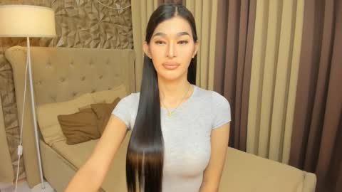 hunkhomerontop online show from December 20, 2025, 8:43 am