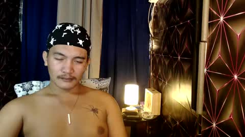 hunkylloyd online show from December 18, 2024, 12:40 pm