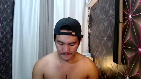 hunkylloyd online show from February 7, 2025, 7:17 pm