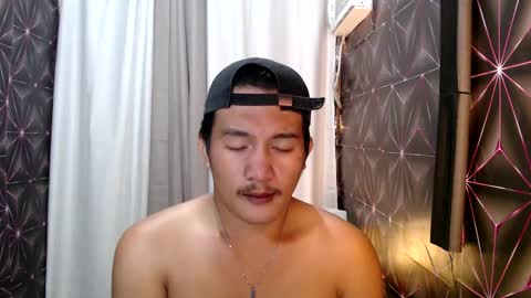 hunkylloyd online show from February 8, 2025, 5:18 am