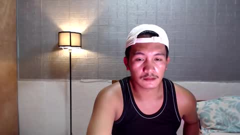 hunkylloyd online show from April 3, 2026, 1:58 am