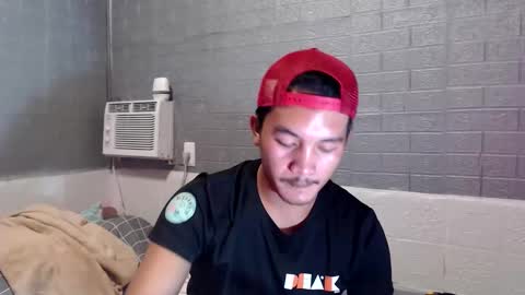 hunkylloyd online show from April 12, 2026, 9:36 am