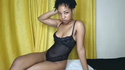 hunsweetpie online show from November 25, 2025, 1:49 am