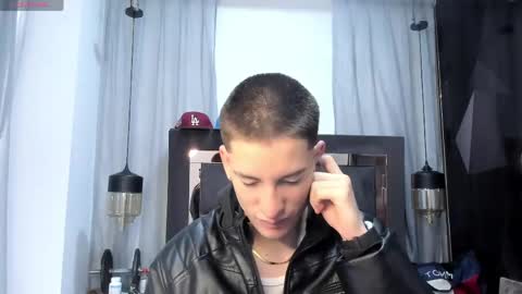 hunterheat_ online show from April 28, 2026, 11:59 am