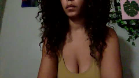 Snapshot of hunyybunz chatting on December 22, 2024, 1:01 am Goddess Hunyy online show from December 22, 2024, 1:01 am