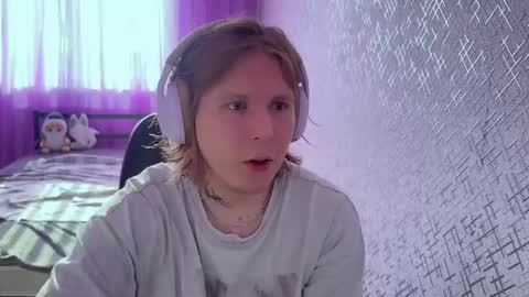 hurtqqq online show from May 7, 2026, 2:44 pm