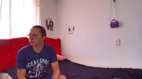 husbands_horny online show from November 5, 2025, 11:43 am