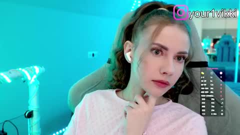 Vika online show from November 11, 2025, 10:10 pm