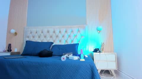 hxxyro online show from April 16, 2026, 1:23 pm