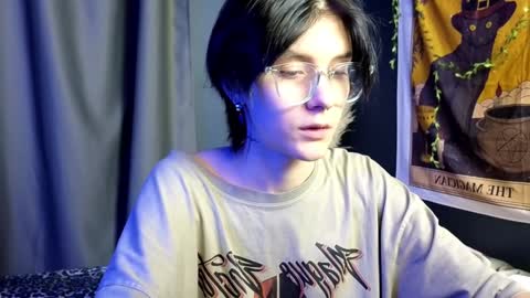 Snapshot of hyeon_jin chatting on February 2, 2025, 8:41 pm Hyeon Jin online show from February 2, 2025, 8:41 pm