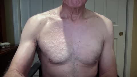 Snapshot of i8bgcq chatting on December 11, 2024, 5:37 pm The Talented Mr. DILFy online show from December 11, 2024, 5:37 pm