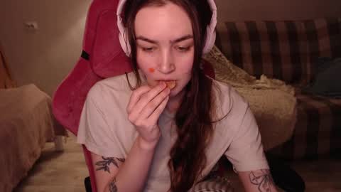 elisabeth online show from March 5, 2025, 3:29 pm