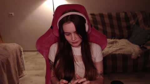 elisabeth online show from March 8, 2025, 5:22 pm