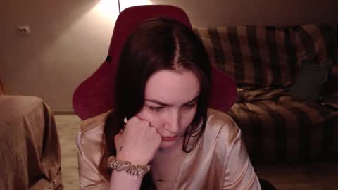 elisabeth online show from March 9, 2025, 1:48 pm