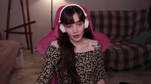 elisabeth online show from November 25, 2025, 10:26 am