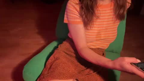 Snapshot of i_love_olive chatting on October 1, 2025, 3:23 am Olive online show from October 1, 2025, 3:23 am