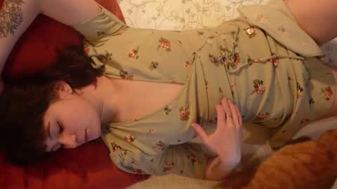 Snapshot of i_love_olive chatting on November 26, 2025, 12:33 am Olive online show from November 26, 2025, 12:33 am