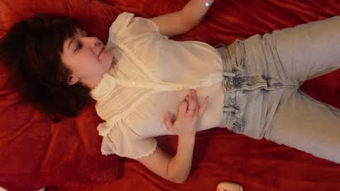 Snapshot of i_love_olive chatting on November 30, 2025, 12:14 am Olive online show from November 30, 2025, 12:14 am