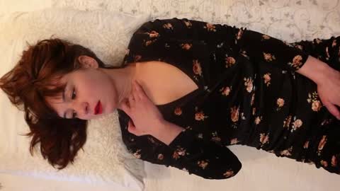 Snapshot of i_love_olive chatting on December 2, 2025, 12:16 am Olive online show from December 2, 2025, 12:16 am