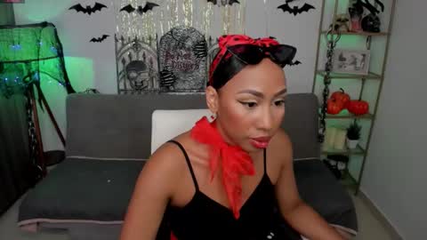 Snapshot of i_lulu chatting on October 31, 2025, 11:06 pm Lul online show from October 31, 2025, 11:06 pm