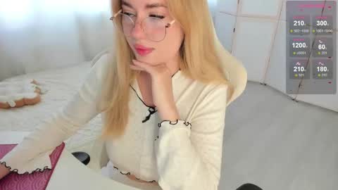 HiI am  EvaPVT is open  online show from September 11, 2025, 10:59 am