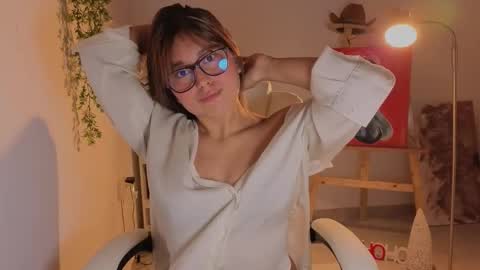     online show from November 12, 2025, 9:36 pm