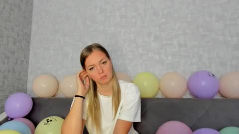 Venus online show from October 3, 2025, 6:21 am