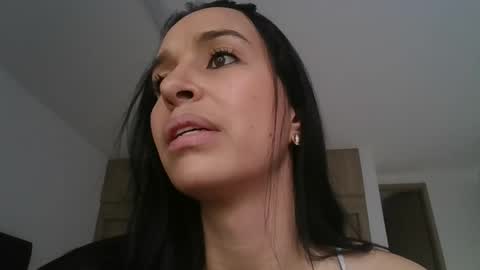 iam_your_fantasy online show from April 17, 2026, 9:40 pm