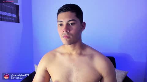Snapshot of iamdylan777 chatting on January 22, 2025, 10:59 pm Dylan independent model online show from January 22, 2025, 10:59 pm