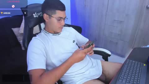 Snapshot of iamdylan777 chatting on February 10, 2025, 9:58 am Dylan independent model online show from February 10, 2025, 9:58 am
