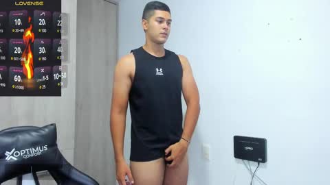Snapshot of iamdylan777 chatting on February 20, 2025, 2:07 am Dylan independent model online show from February 20, 2025, 2:07 am