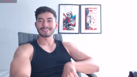  INDEPENDENT MODEL online show from October 31, 2025, 3:57 pm