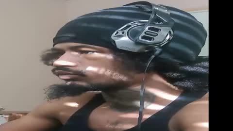 iamjohnny4u online show from December 16, 2025, 2:44 pm